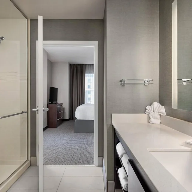 جناح بسرير كينج بإطلالة على المدينة بغرفة نوم واحدة مع أريكة، Residence Inn Boise Downtown City Center 2/2