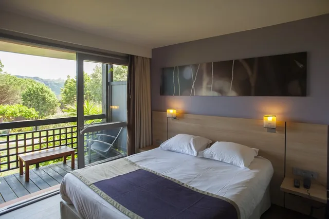Standard, Queen Bed, Garden Side، HOTEL CASTELL VERDE 2/4