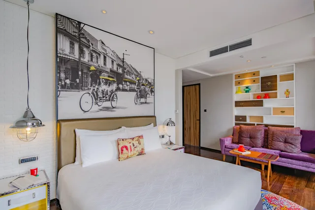 Sunset, Premium, King Bed, Garden View, Balcony، Hotel Indigo Bangkok Wireless Road 1/10