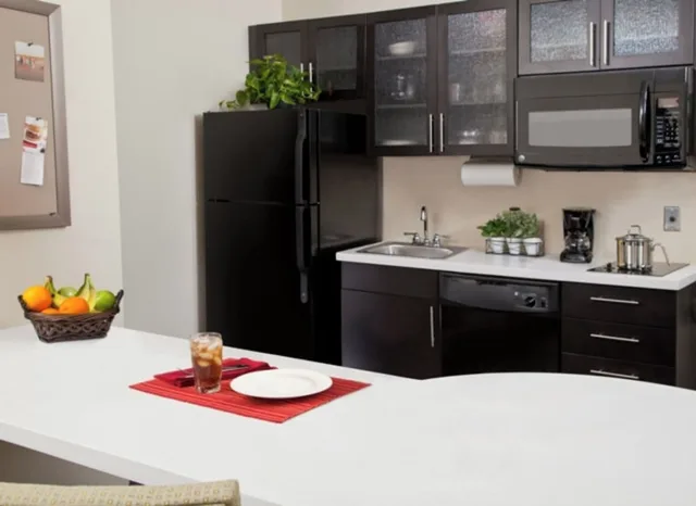 جناح بسرير كينج بغرفة نوم واحدة لذوي الإعاقة، Candlewood Suites Brighton 4/4