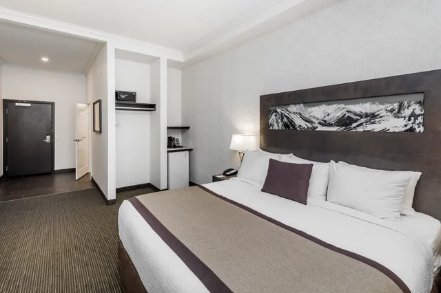 غرفة بسرير كينج، Ramada Revelstoke 1/6
