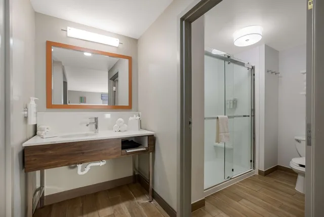 Suite, 2 Queen Beds, Sofa, Hampton Inn Linden 3/4