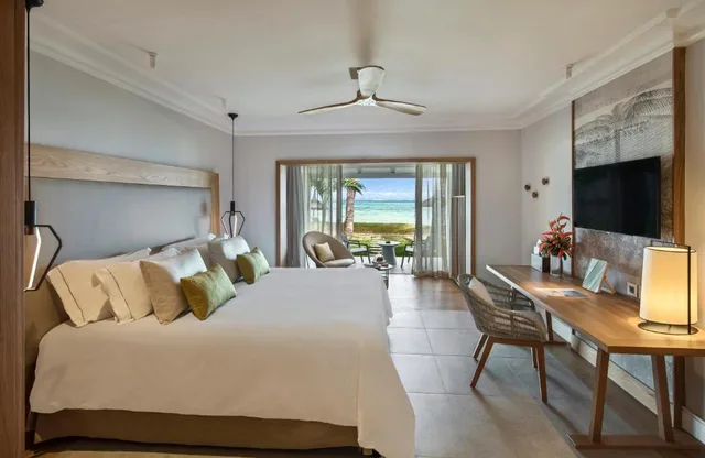 جناح بريميوم بسرير كينج، Sugar Beach Mauritius 1/8