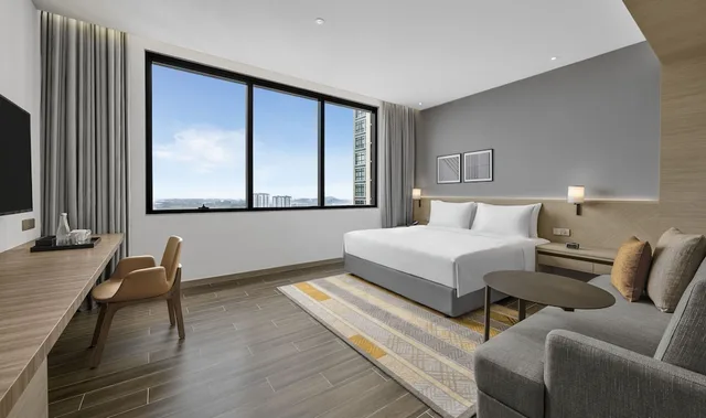 غرفة بسرير كينج بإطلالة على المدينة مع أريكة، Hyatt Place Johor Bahru Paradigm Mall 3/7