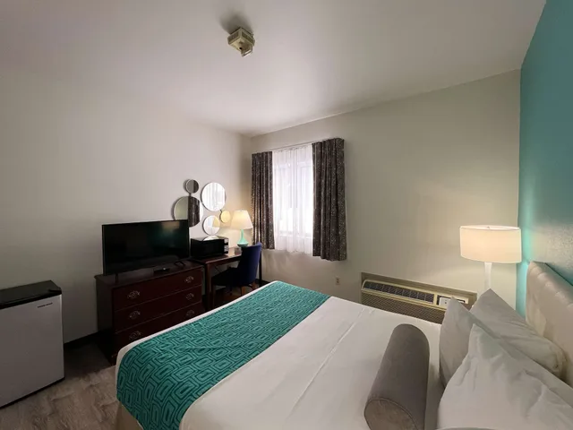 غرفة قياسية بسرير كوين، Motel6 Bethel, CT - Danbury 3/8