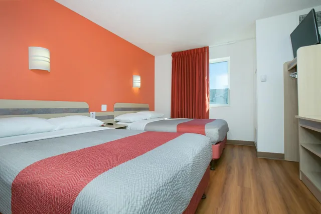 غرفة ديلوكس رباعية، Motel6 Brooklyn Center, MN - Minneapolis 3/10