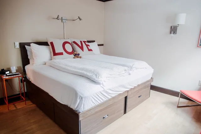 غرفة سوبيريور بسرير كينج، Silverbow Inn 7/10