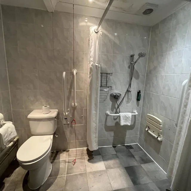 غرفة بسرير مزدوج لذوي الإعاقة، Avisford Park Hotel 8/8