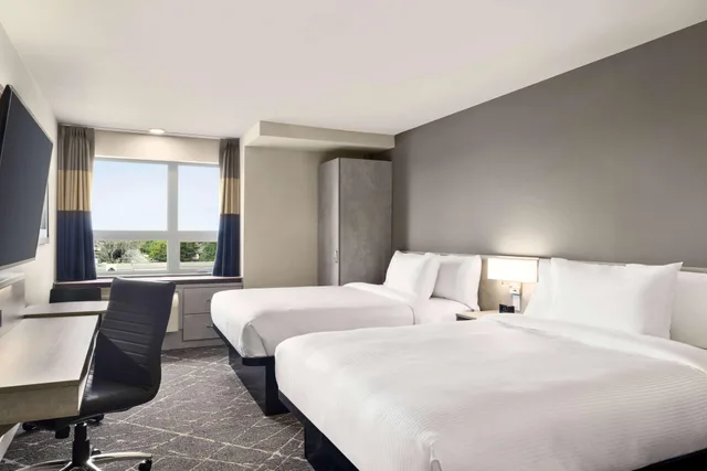 جناح بسريرين كوين، Microtel Inn & Suites Montreal Airport-Dorval QC 1/3