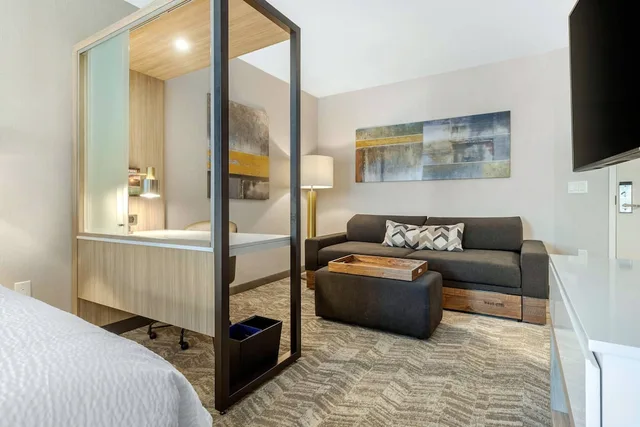 جناح بسرير كينج، Springhill Suites By Marriott Charlotte Southwest 1/3