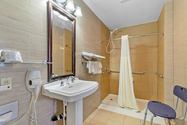 غرفة قياسية بسرير كينج لذوي الإعاقة، Best Western Brady Inn 3/4