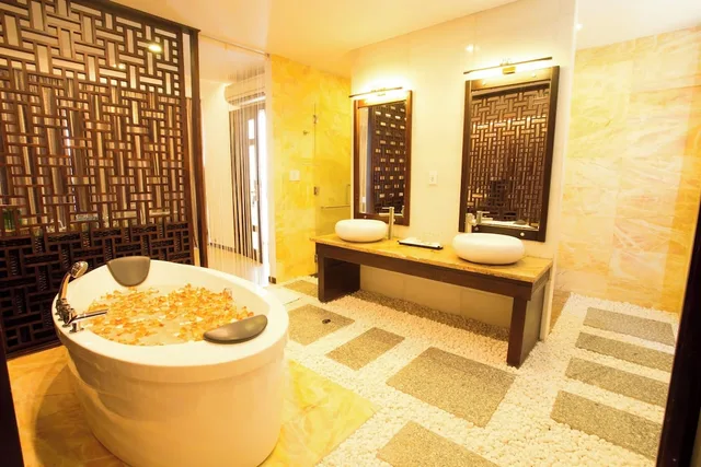 غرفة غراند بريميوم بسرير كينج بإطلالة على الحديقة، Villa Del Sol Beach Villas & Spa 10/10