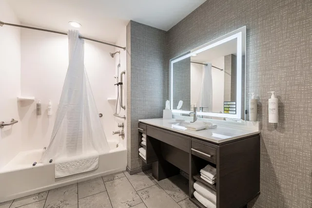 جناح استوديو بسريرين كوين بحوض استحمام لذوي الإعاقة، Home2 Suites by Hilton Cookeville 4/7