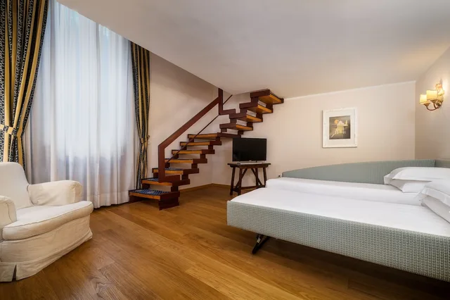 غرفة عائلية، Croce Di Malta 4/9