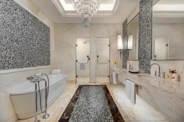 جناح رئاسي بسريرين كينج، CROWNE PLAZA YICHANG 2/3