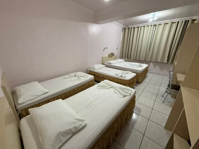 جناح رباعي، Oasis Chartouni Hotel 1/4