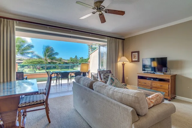 1 Bedroom, King Bed, Resort View, 2 Sofa, Den, OUTRIGGER Honua Kai Resort & Spa 6/9
