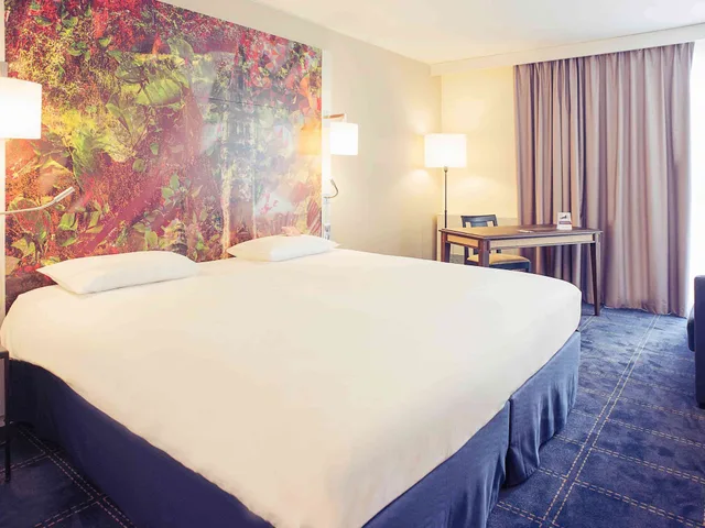Classic, Double Bed, Mercure Lille Metropole 2/6