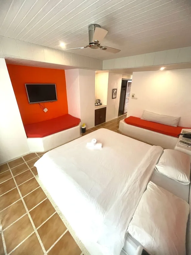 غرفة سوبيريور بسرير كينج، Calypso Beach Dive Resort 3/10