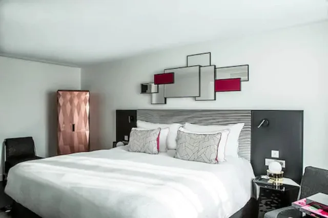 غرفة ديلوكس بسرير كوين، Fauchon L'Hotel Paris 3/10