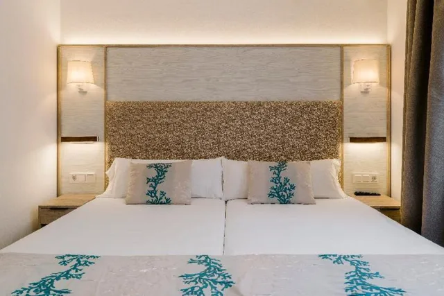 جناح بسرير مزدوج بإطلالة، Alua Suites Las Rocas 1/4