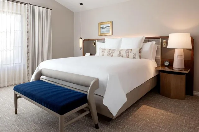 Private, 1 Bedroom, Suite, King Bed, 2 Queen Beds, Balcony or Patio, Bathtub, Fairmont Scottsdale Princess 3/6