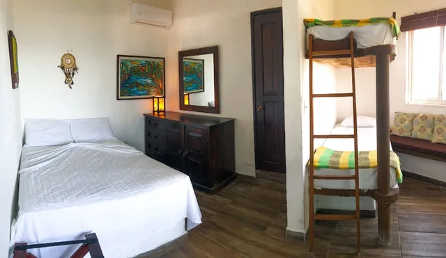 غرفة حصرية رباعية بإطلالة على البحر بشرفة، Marbella Eco Lodge 1/2