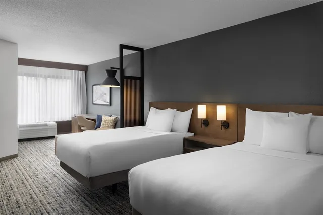 غرفة بسريرين مزدوجين مع أريكة لذوي الإعاقة، Hyatt Place Charlotte Airport/Lake Pointe 1/1