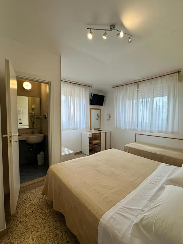 غرفة اقتصادية ثلاثية بسرير فردي، Hotel Piccinelli 8/10