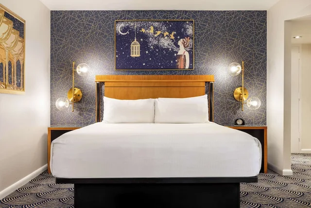غرفة قياسية بسرير كينج بشرفة، Inn At Great Neck 3/7