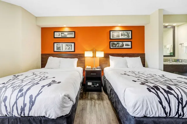 Standard, 2 Double Beds, Wingate by Wyndham Leesburg Florida 1/3