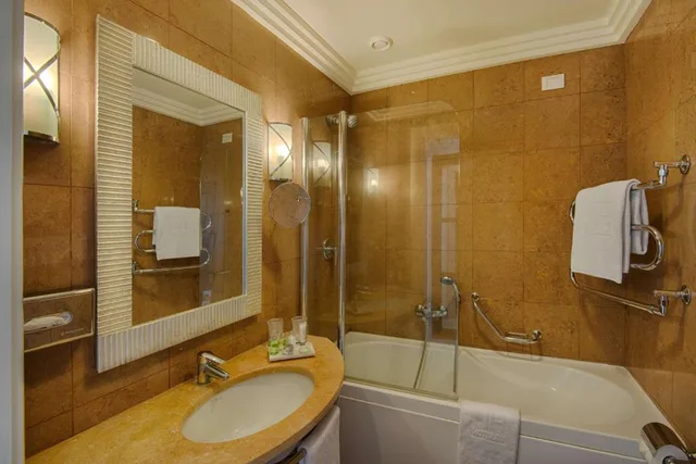 غرفة قياسية بشرفة، Nh Parco Degli Aragonesi Hotel 6/6