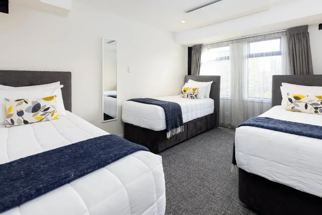 غرفة كلاسيكية ثلاثية، Hotel Give 1/2