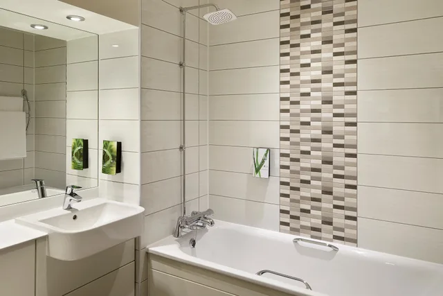 Standard, Double Bed, Premier Inn Braintree A120 3/3