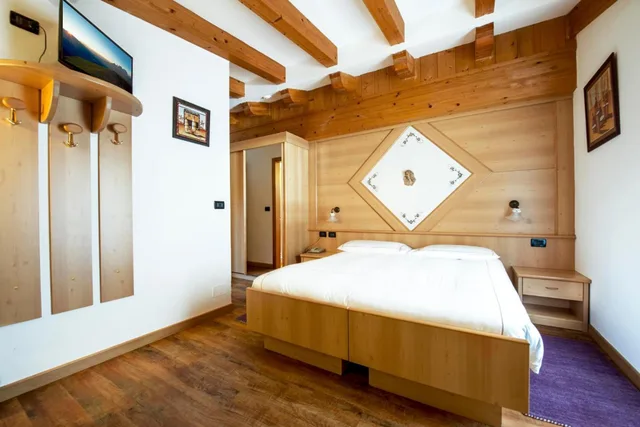 Room, Double or Twin Bed, Mountain View, HOTEL CHALET PINETA 2/6