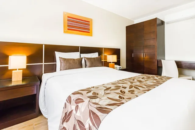 Standard, Queen Bed, EL TAMBO 2 2/10