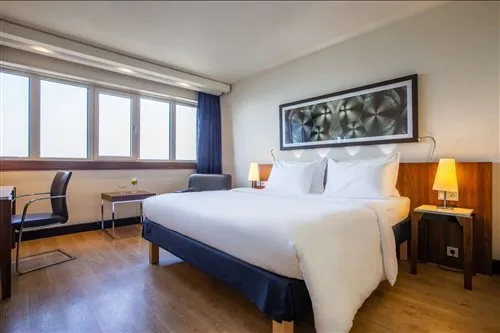 Room, Double Bed, Radisson Blu Hotel Hamburg 1/2