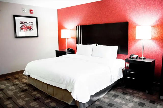 غرفة كلاسيكية بسرير كينج، Hampton Inn & Suites Richmond/Glenside 2/9