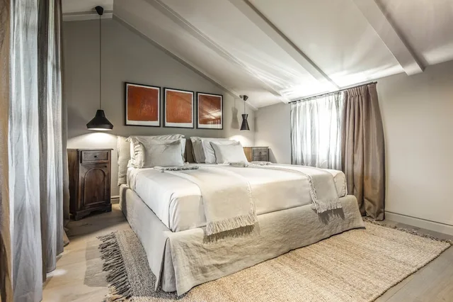 جناح رومانسي بسرير كينج بإطلالة على الحديقة بشرفة، San Canzian Hotel & Residences 1/3