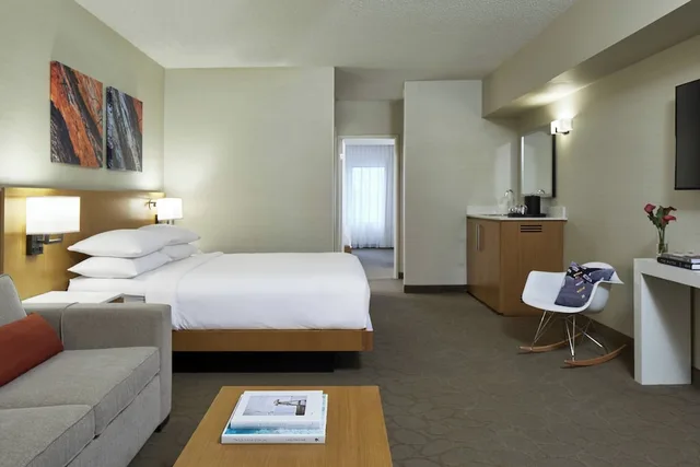 جناح عائلي بسرير مزدوج بغرفة نوم واحدة لذوي الإعاقة، Renaissance Chicago Glenview Suites Hotel 3/4