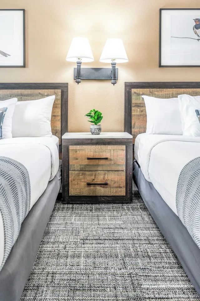 جناح عائلي بسرير كينج وسريرين كوين بغرفتي نوم، Inn at Mount Shasta 7/7