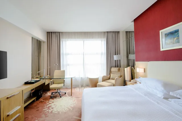 غرفة تنفيذية بسرير كينج، Four Points By Sheraton Qingdao Chengyang 1/8