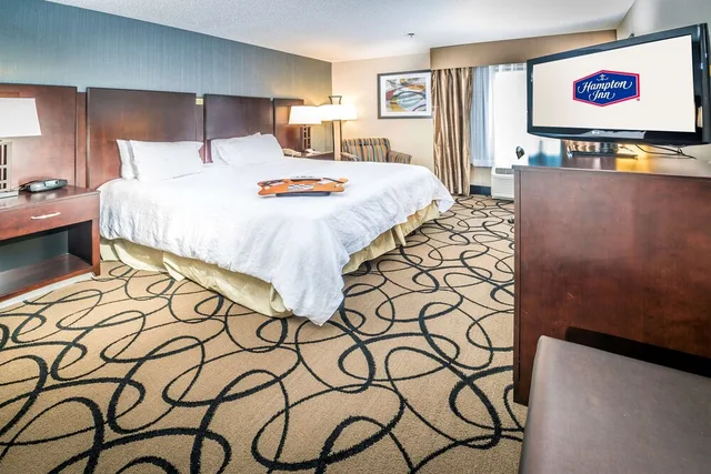 غرفة قياسية بسرير كينج، Hampton Inn Monroe 3/10