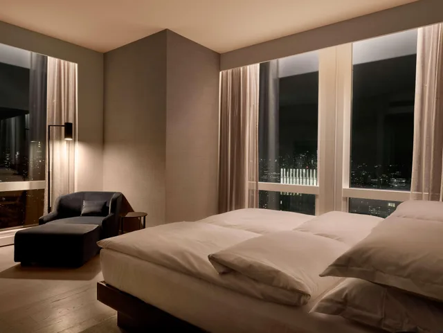 1 Bedroom, Premier, Suite, King Bed, Vessel View, Corner، Equinox Hotel 1/1