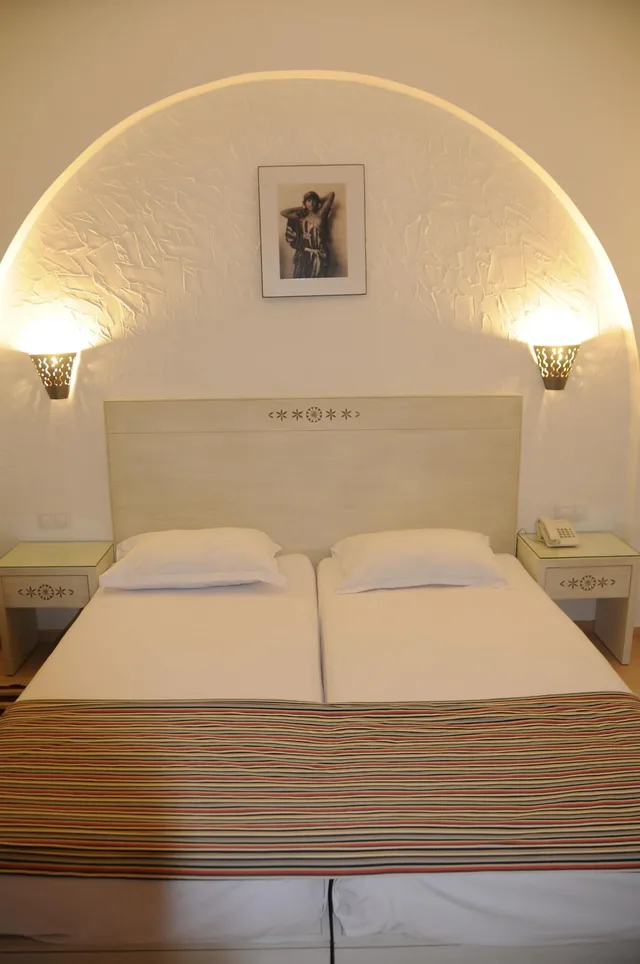 غرفة رباعية بسرير كوين وسريرين منفصلين، Hotel Menara 1/1