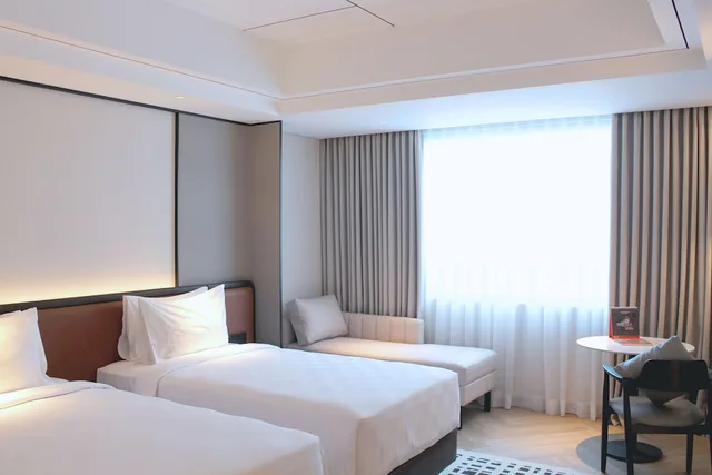 New Deluxe, Twin Beds، Hotel Ciputra Cibubur managed by Swiss-Belhotel International 2/10