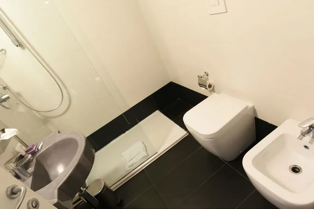 غرفة ثلاثية بسرير مزدوج مع أريكة، Smart Hotel Milano Central Station 7/9