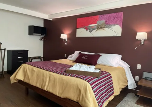 Master، Hotel Victoria Poza Rica 1/3