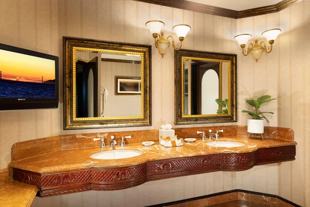 جناح بسريرين كينج بحوض استحمام، Peppermill Resort Spa Casino, WorldHotels Elite 3/3