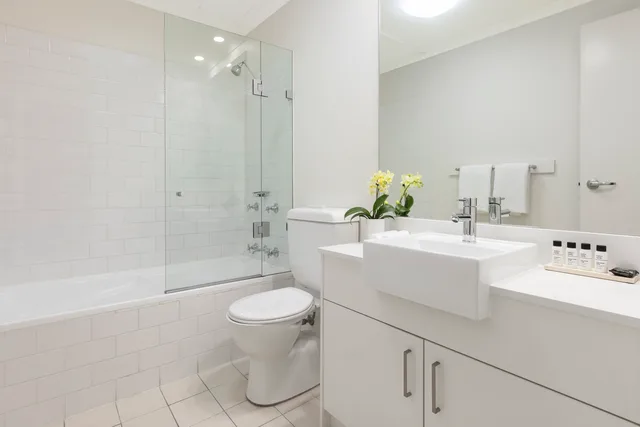 Two Bedroom City View Apartment، Oaks Sydney Goldsbrough Suites 5/8